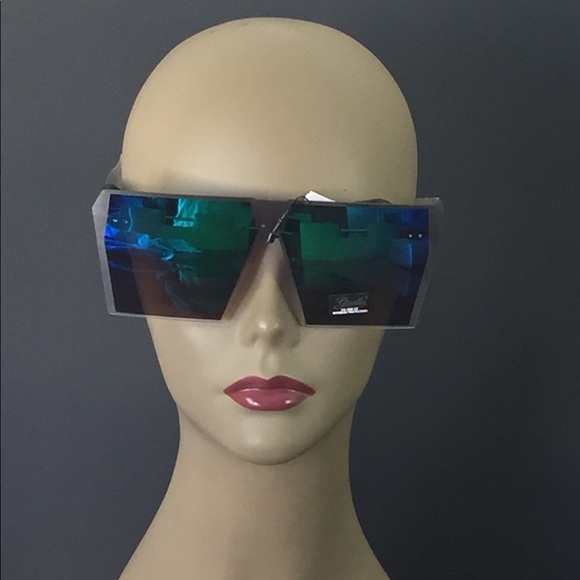 Giselle Oversized Trendy Sunglasses - Picture 3 of 4